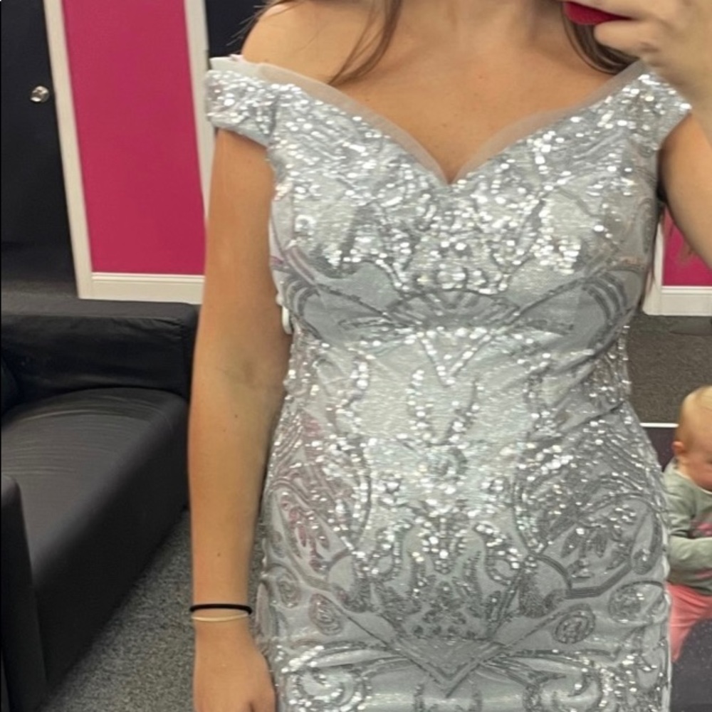 Stunning silver mermaid style dress JVN by Jovani - Picture 7 of 7